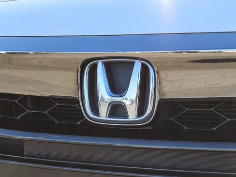 Used 2018 Honda Accord Sport image 11