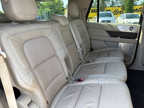 Used 2019 Lincoln Navigator Reserve AWD/4WD image 27