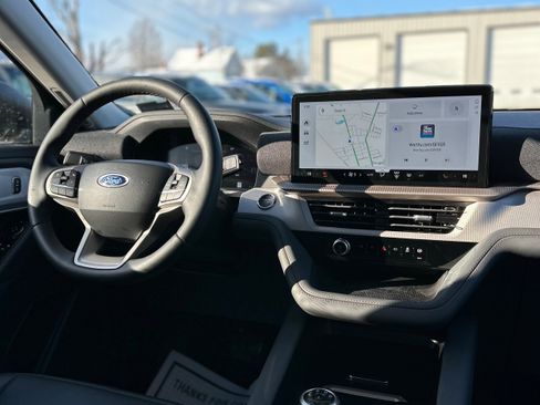 Used 2025 Ford Explorer Active w/ Active Comfort Package image 20