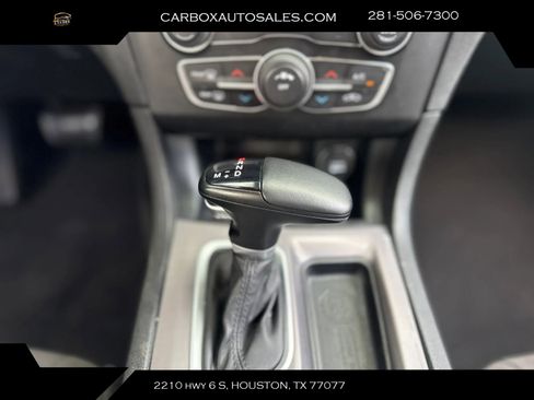 Used 2023 Dodge Charger SXT RWD image 15