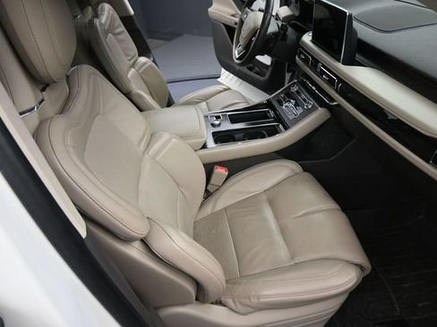 Used 2020 Lincoln Aviator Reserve w/ Equipment Group 202A AWD/4WD image 12