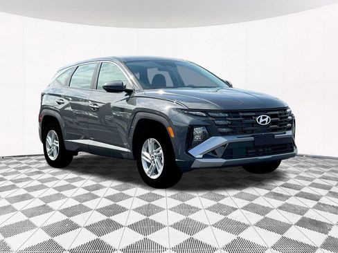 Certified 2025 Hyundai Tucson SE AWD/4WD image 17