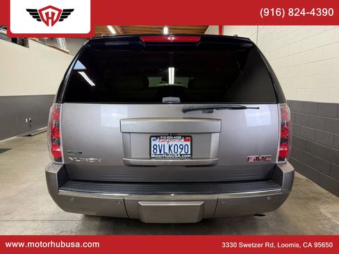 Used 2011 GMC Yukon Denali image 6