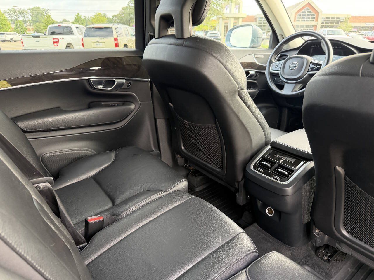 Used 2018 Volvo XC90 T6 Momentum w/ Convenience Package AWD/4WD image 35