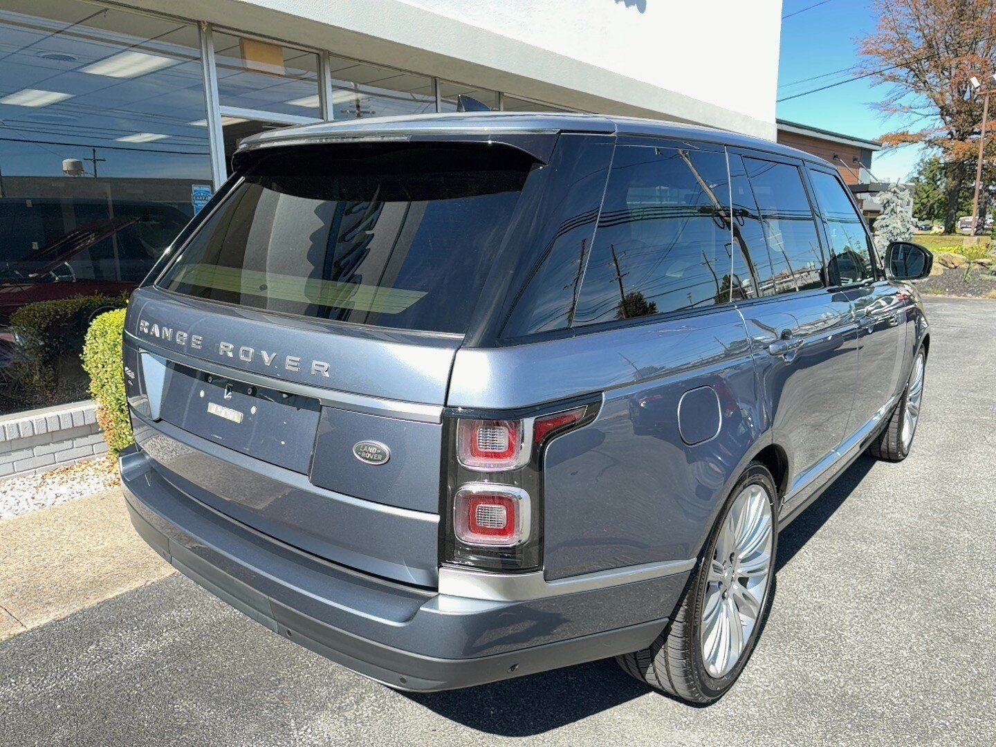 Used 2020 Land Rover Range Rover HSE AWD/4WD image 3