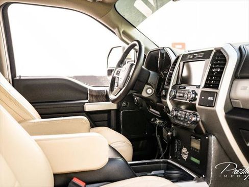 Used 2019 Ford F550 4x4 Crew Cab Super Duty image 31