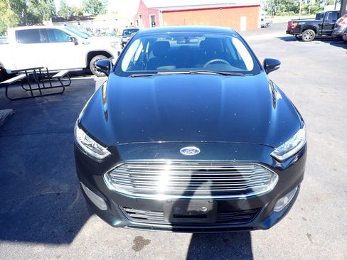 Used 2014 Ford Fusion SE FWD image 2