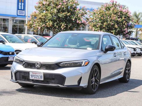 Used 2025 Honda Civic Sport image 3