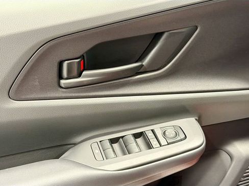 New 2026 Toyota Prius LE image 15