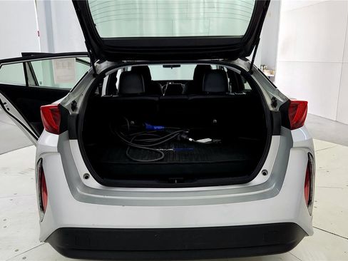 Used 2018 Toyota Prius Prime Premium image 20