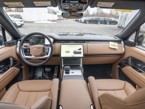 New 2026 Land Rover Range Rover SE image 17