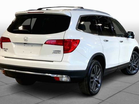 Used 2018 Honda Pilot Touring image 14