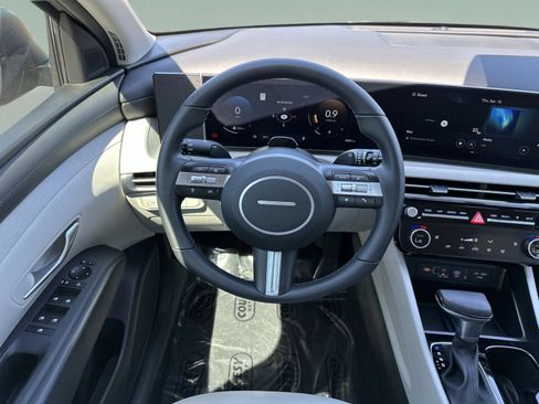 Used 2025 Hyundai Tucson SEL image 14