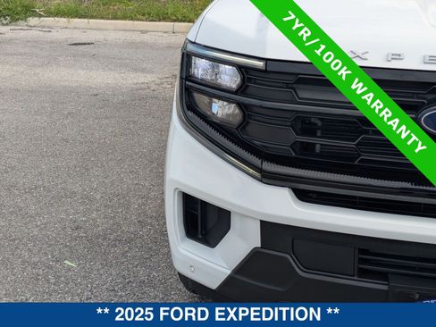 Certified 2025 Ford Expedition Active AWD/4WD image 10