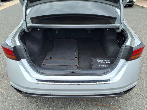 Used 2022 Nissan Altima 2.5 SR FWD image 16