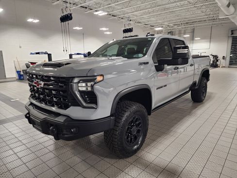 Used 2024 Chevrolet Silverado 2500 ZR2 w/ ZR2 Bison Edition image 9