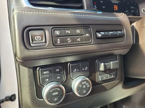 Used 2024 GMC Yukon XL Denali Ultimate AWD/4WD image 19
