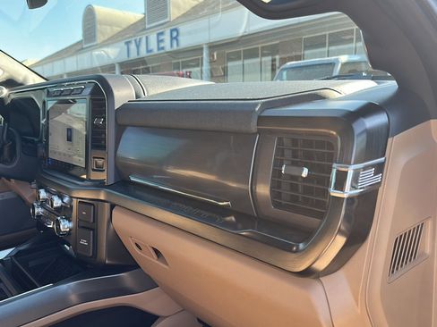 Used 2023 Ford F250 Lariat w/ Lariat Ultimate Package AWD/4WD image 23