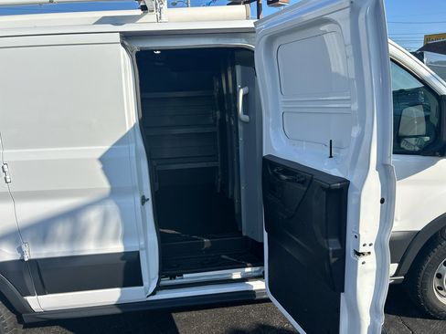 Used 2018 Ford Transit 250 130 Low Roof image 17