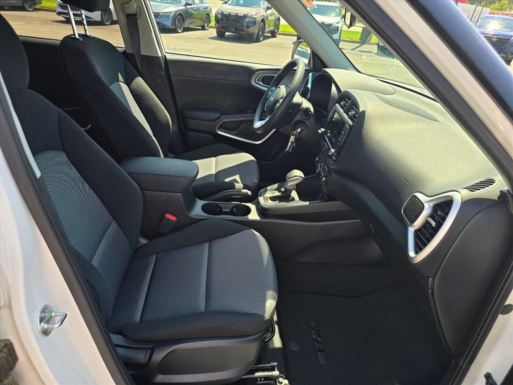 Used 2024 Kia Soul LX FWD image 14