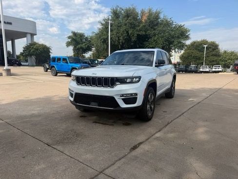 Used 2022 Jeep Grand Cherokee Limited 4xe AWD/4WD image 3