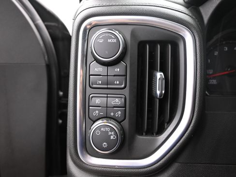 Used 2022 Chevrolet Silverado 1500 RST w/ Z71 Off-Road Package AWD/4WD image 12