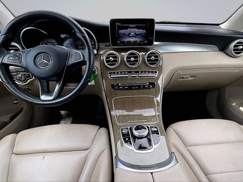 Used 2018 Mercedes-Benz GLC 300 w/ Premium Package image 16