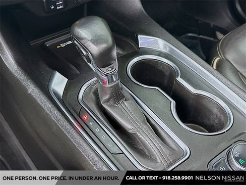 Used 2023 Chevrolet Traverse Premier w/ Redline Edition image 17