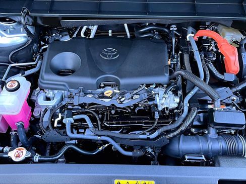 Used 2022 Toyota Highlander XLE image 32