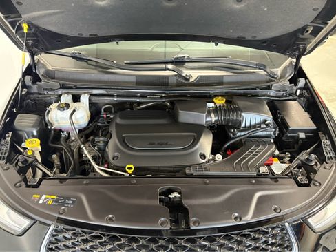 Used 2024 Chrysler Pacifica Touring-L FWD image 34