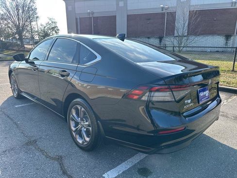 Used 2023 Honda Accord EX image 4