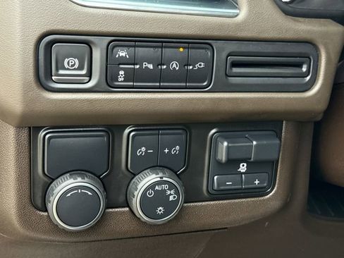 Used 2021 Chevrolet Tahoe LT w/ LT Signature Package RWD image 26