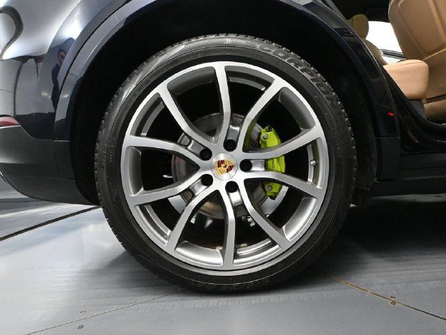 Used 2022 Porsche Cayenne E-Hybrid Coupe AWD/4WD image 10
