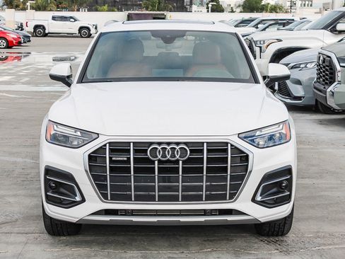 Used 2024 Audi Q5 2.0T Premium image 2