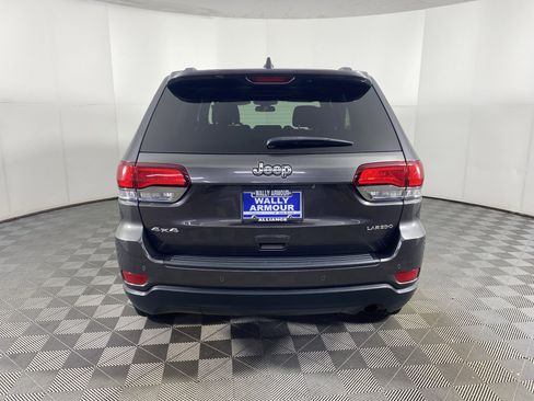 Used 2020 Jeep Grand Cherokee Laredo image 7