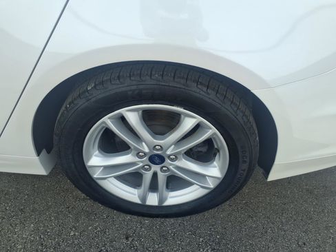 Used 2018 Ford Fusion SE w/ Fusion SE Technology Package image 8