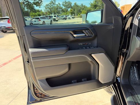 Used 2025 GMC Sierra 1500 AT4X w/ AT4X AEV Edition AWD/4WD image 25