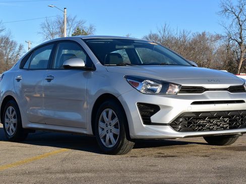 Used 2022 Kia Rio LX image 3