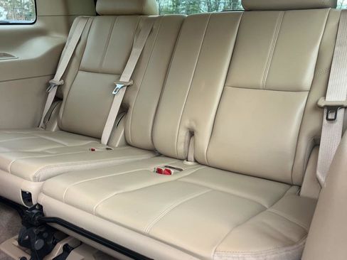 Used 2010 Chevrolet Tahoe LT w/ Luxury Package AWD/4WD image 14