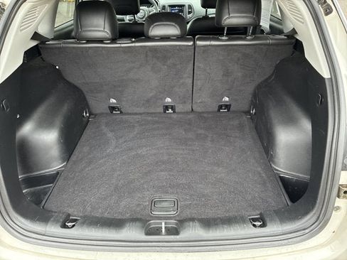 Certified 2021 Jeep Compass Latitude image 12