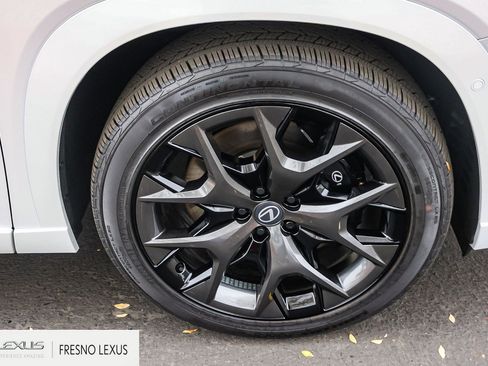 Certified 2026 Lexus TX 500h AWD image 9