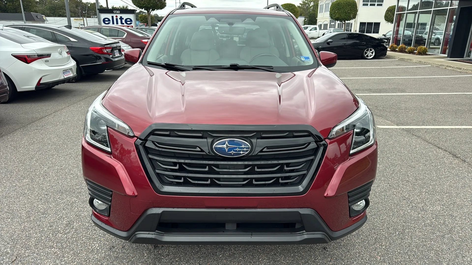 Used 2023 Subaru Forester Premium AWD/4WD image 2
