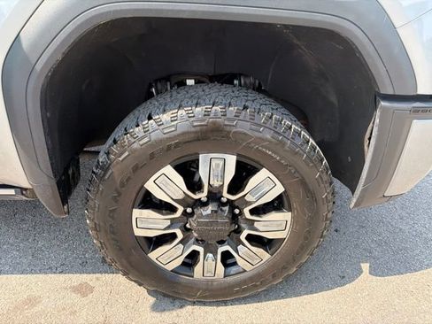 Used 2024 GMC Sierra 2500 Denali w/ Denali Reserve Package AWD/4WD image 9