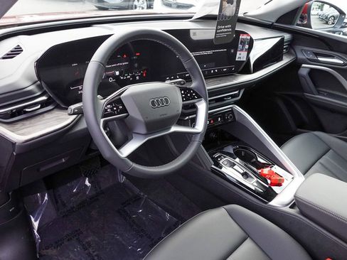 New 2025 Audi Q5 Premium image 11