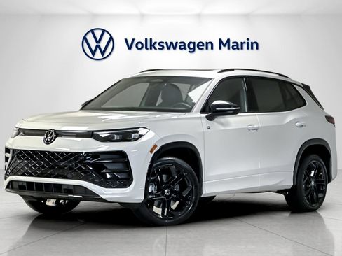 New 2026 Volkswagen Tiguan SE R-Line image 1