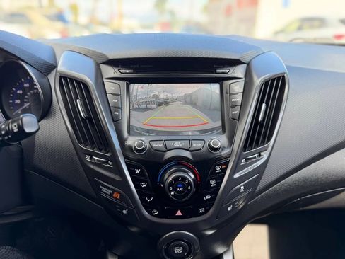 Used 2015 Hyundai Veloster Turbo FWD image 42