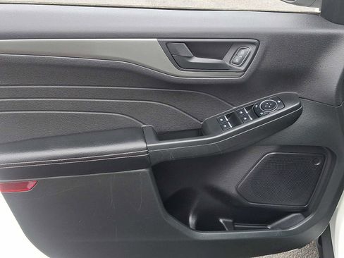 Certified 2023 Ford Escape Active AWD/4WD image 12