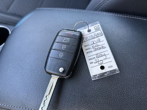 Used 2018 Kia Sorento FWD image 34