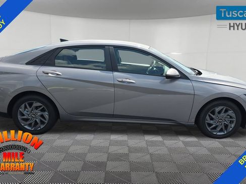 Used 2024 Hyundai Elantra SEL FWD image 9