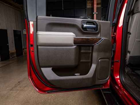 Used 2023 GMC Sierra 3500 SLT w/ SLT Premium Package image 38